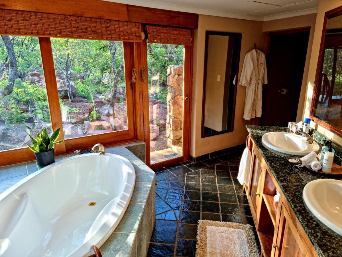 Sekala Private Game Lodge Welgevonden Game Reserve Bagian luar foto