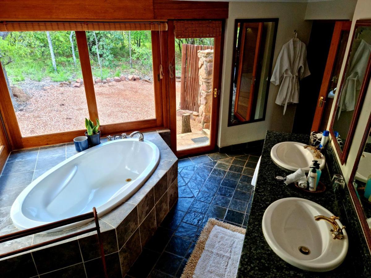 Sekala Private Game Lodge Welgevonden Game Reserve Bagian luar foto